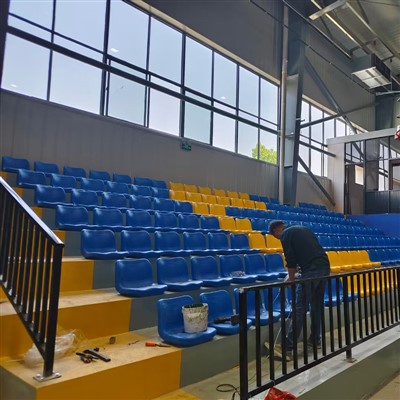 מושבים בצורת מכה חלולה חיצונית